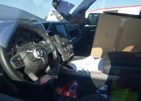 2022 Ram 1500 Big Horn 4X4 5'7 Box из США, поврежденный, VIN 1C6RRFFG8NN426878